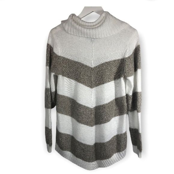 Fortune Ivy sweater bold lines across, tan and white - Picture 2 of 6